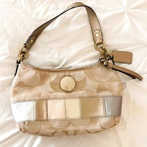 Coach B1249-F19201  Signature Patent Leather Hobo Handbag Purse Cream